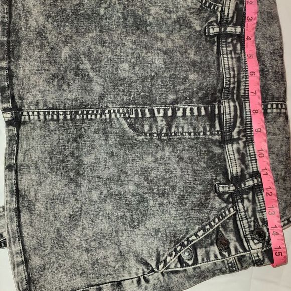Forever 21 Women’s Overall Mini Dress Black Womens size 25 Distressed Acid Wash - Picture 6 of 6